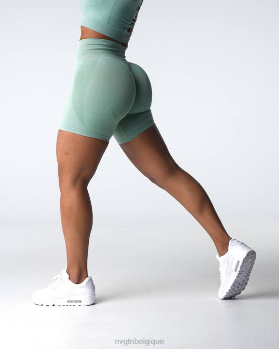 0LFV339 vert sauge aptitude NVGTN femmes short contour sans coutures