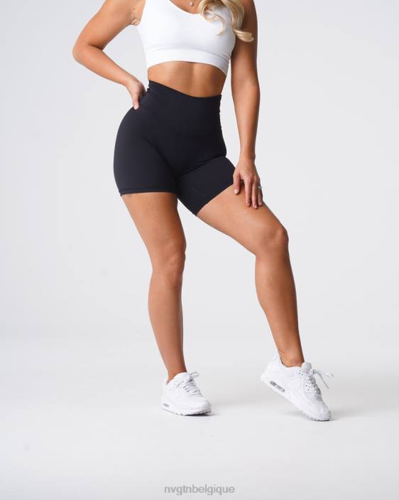 0LFV453 noir aptitude NVGTN femmes short emblématique 2.0