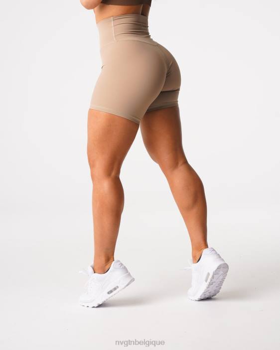 0LFV457 latté aptitude NVGTN femmes short emblématique 2.0