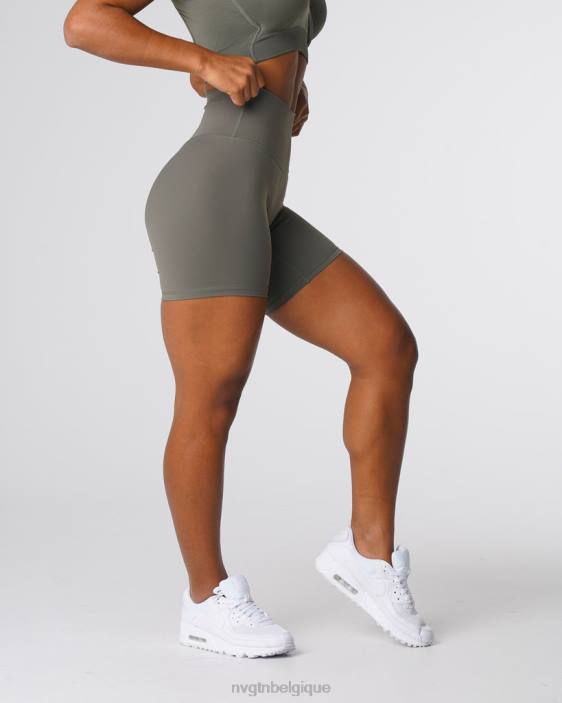 0LFV458 vert kaki aptitude NVGTN femmes short emblématique 2.0