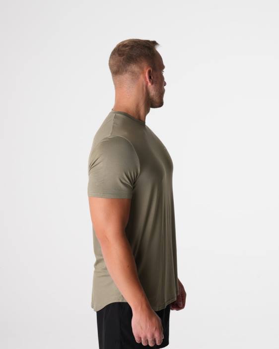 0LFV761 vert sauge hauts NVGTN Hommes t-shirt ajusté technique